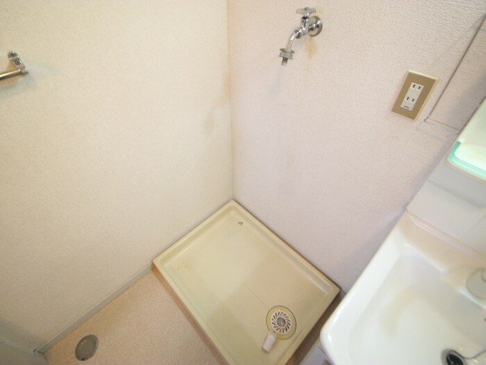 物件内観写真14　(洗濯機置場)