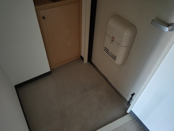 物件内観写真11　(玄関)
