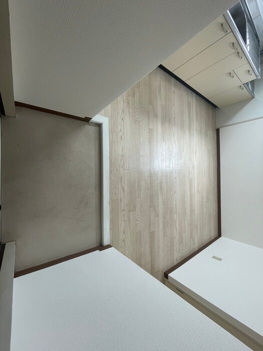 物件内観写真13　(玄関)