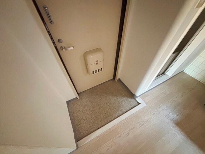 物件内観写真14　(玄関)