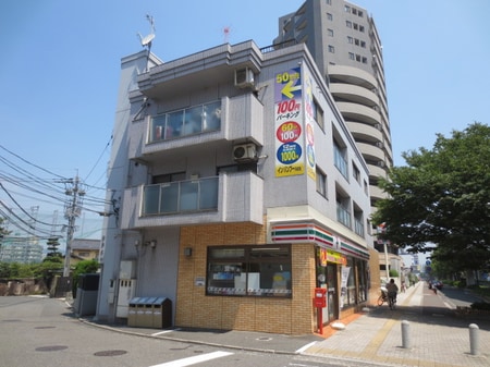 開発ビル外観写真