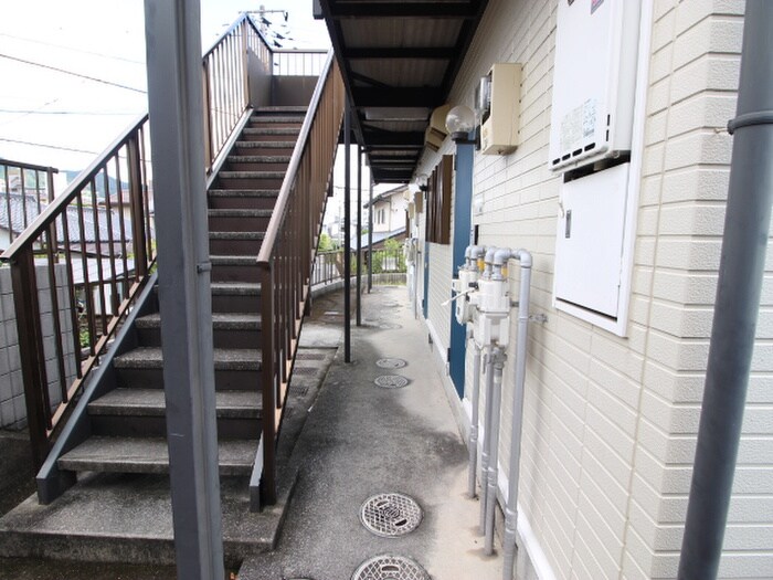 物件外観写真3　(エントランス部分)