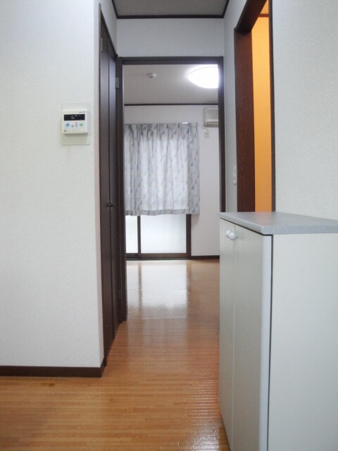 物件内観写真16　(廊下)