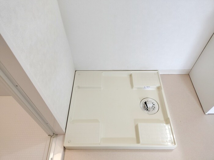 物件内観写真15　(洗濯機置場)