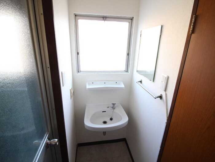 物件内観写真8　(洗面)