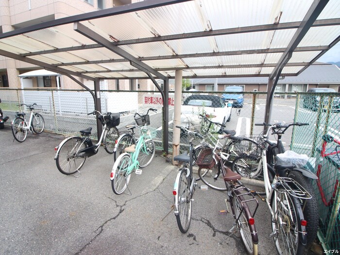 物件外観写真5　(駐輪場)