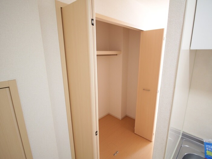 物件内観写真8　(収納)