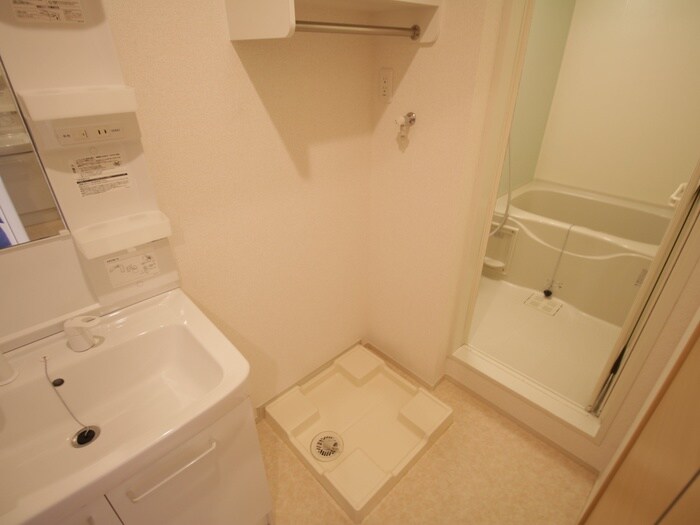 物件内観写真12　(洗濯機置場)