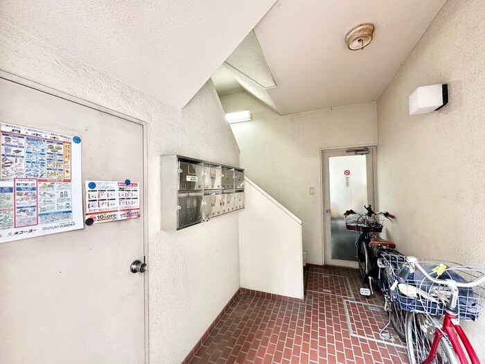 物件外観写真6　(駐輪場)