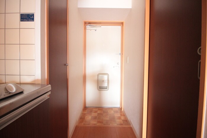 物件内観写真13　(玄関)