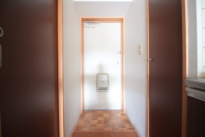 物件内観写真13　(玄関)