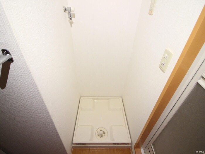 物件内観写真15　(洗濯機置場)