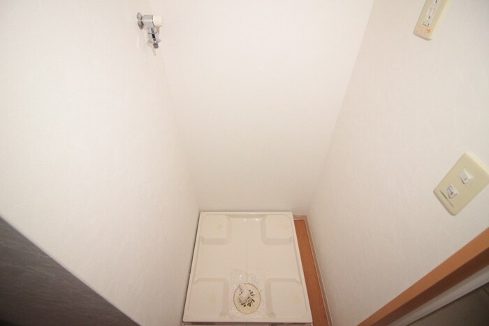 物件内観写真17　(洗濯機置場)