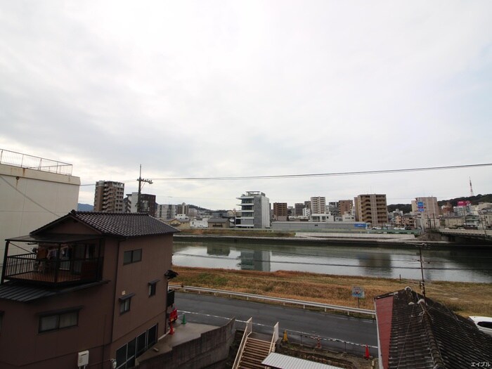 物件内観写真20　(室内からの展望)