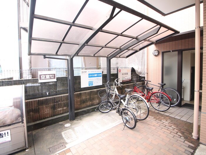 物件外観写真3　(駐輪場)