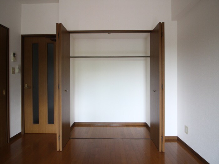物件内観写真12　(収納)