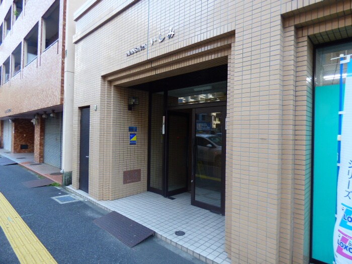 物件外観写真2　(エントランス部分)