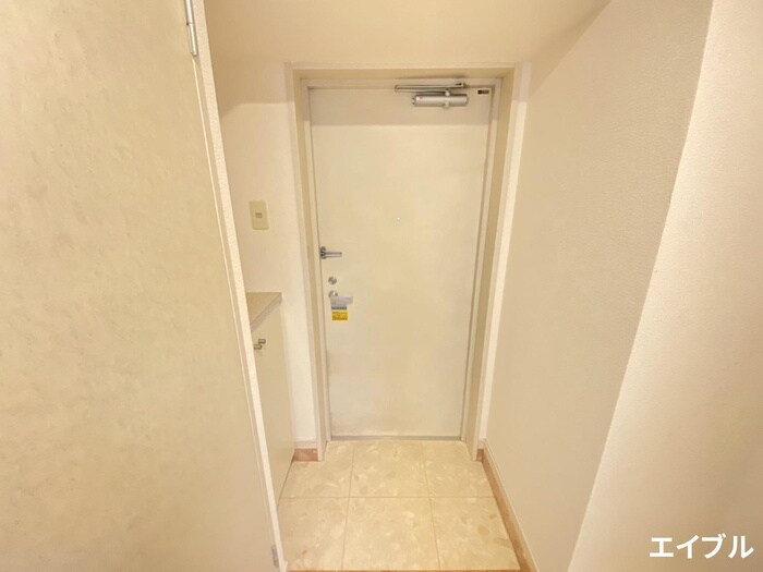 物件内観写真13　(玄関)
