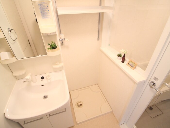 物件内観写真12　(洗濯機置場)