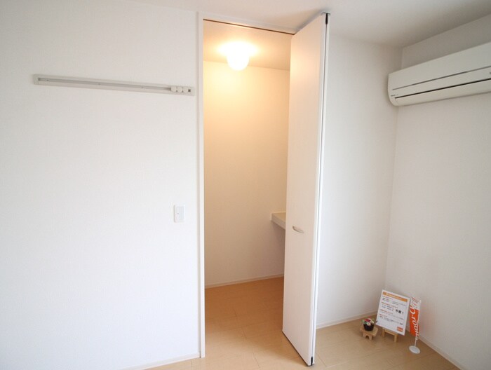 物件内観写真13　(収納)