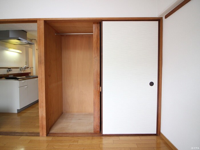 物件内観写真12　(収納)