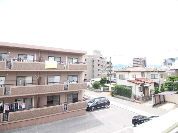 物件内観写真16　(室内からの展望)