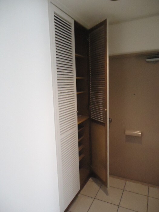 物件内観写真10　(靴箱)