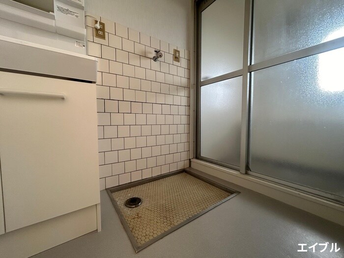 物件内観写真14　(洗濯機置場)