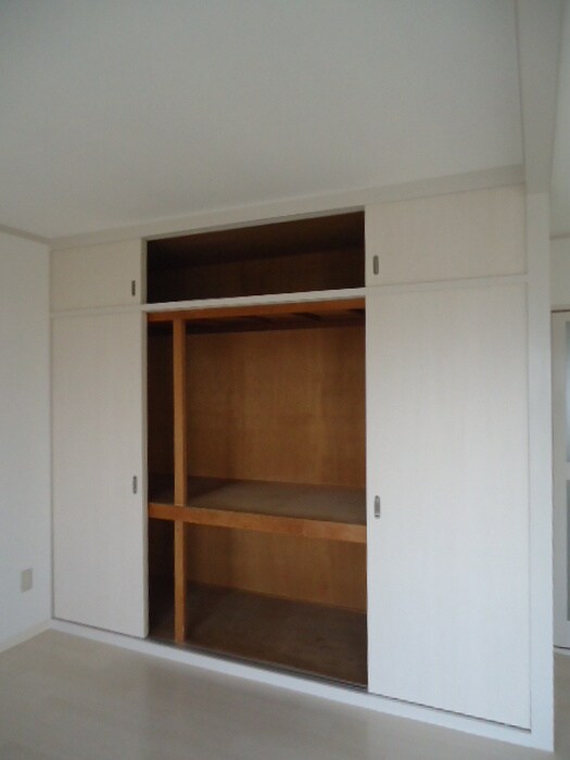 物件内観写真15　(収納)