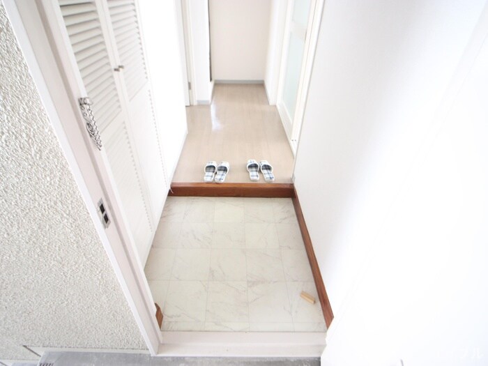 物件内観写真16　(玄関)
