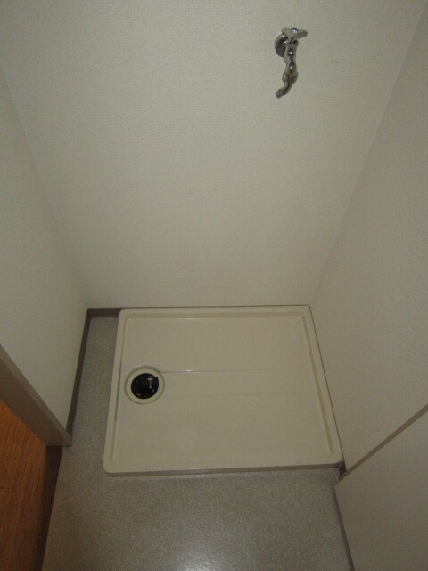 物件内観写真14　(洗濯機置場)