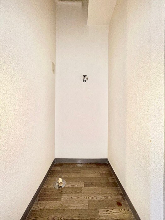 物件内観写真15　(洗濯機置場)