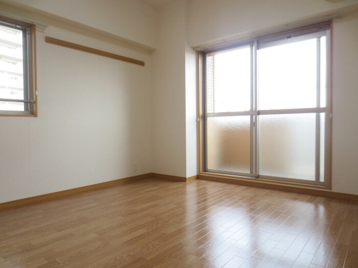 物件内観写真4　(居室)