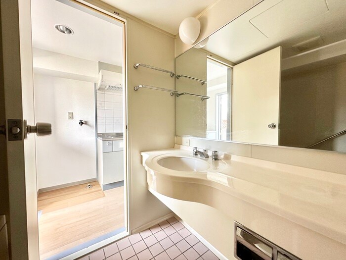 物件内観写真11　(洗面)