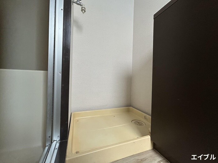 物件内観写真11　(洗濯機置場)