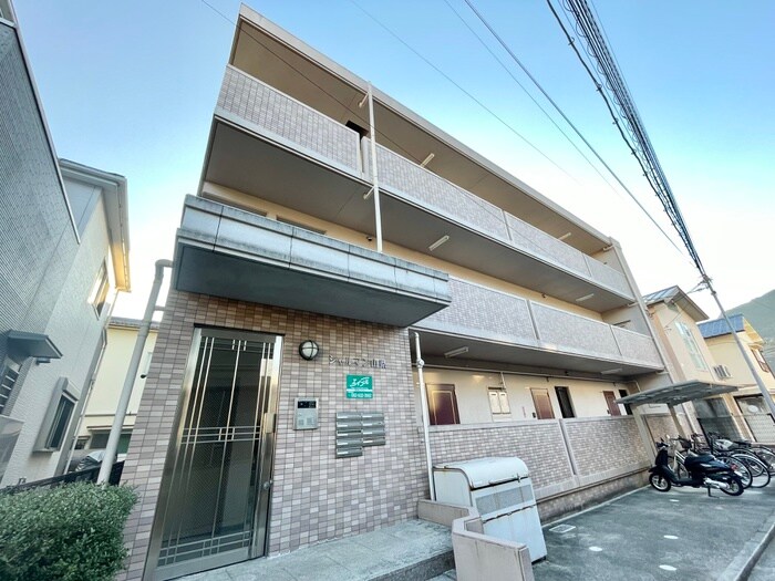 シャルマン山県の物件外観写真