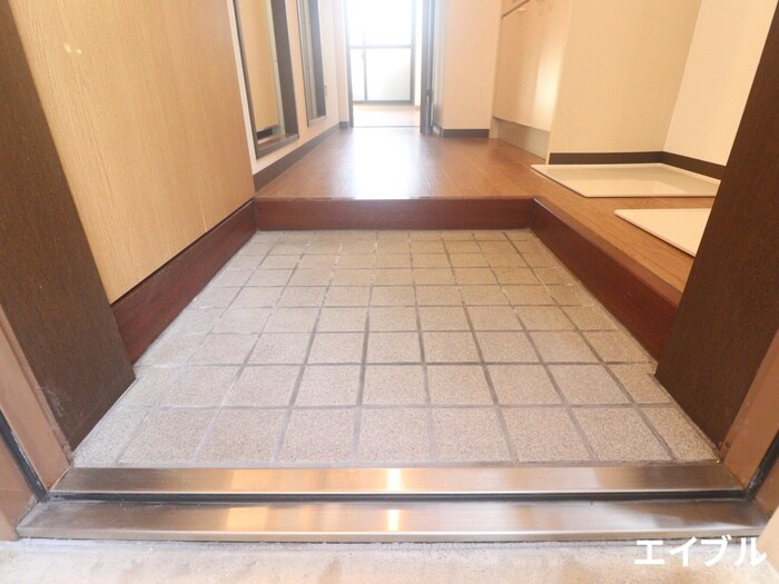 物件内観写真14　(玄関)