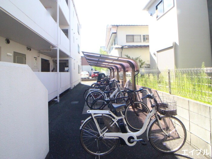 物件外観写真3　(駐輪場)