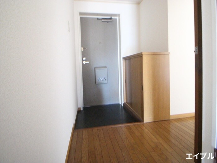 物件内観写真17　(玄関)