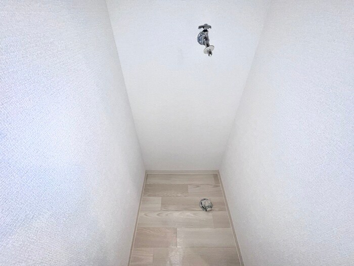 物件内観写真15　(洗濯機置場)