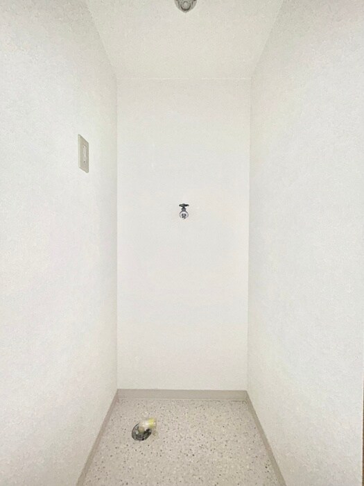 物件内観写真16　(洗濯機置場)