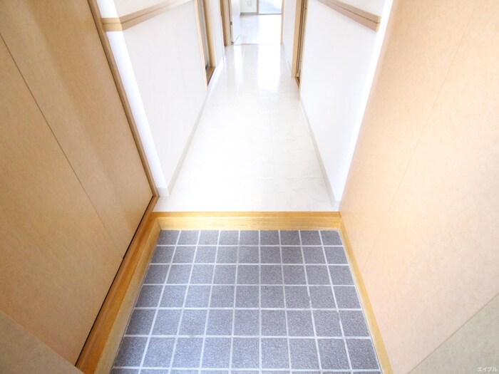 物件内観写真17　(玄関)