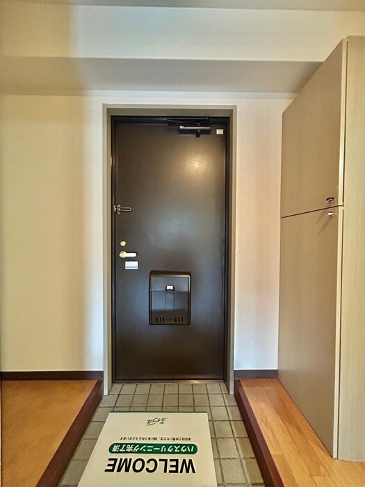 物件内観写真16　(玄関)