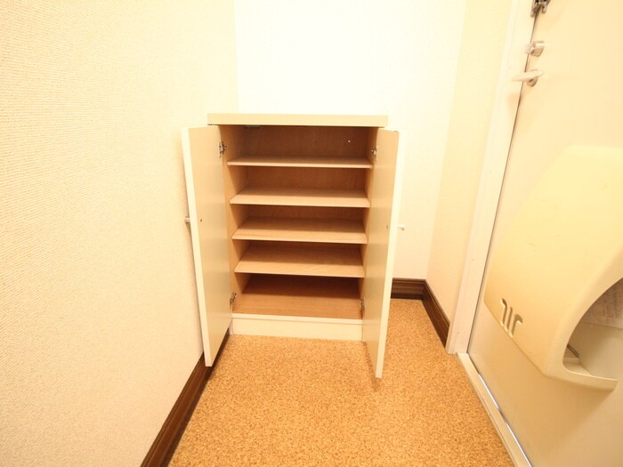 物件内観写真10　(靴箱)