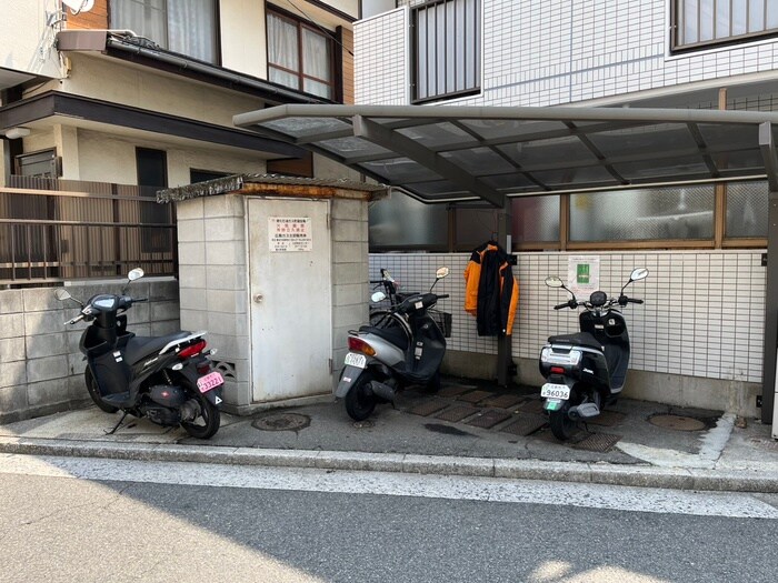 物件外観写真5　(駐輪場)