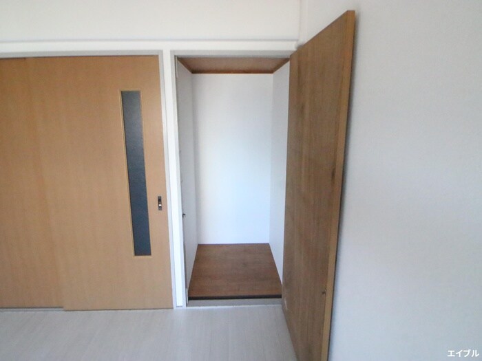 物件内観写真12　(収納)