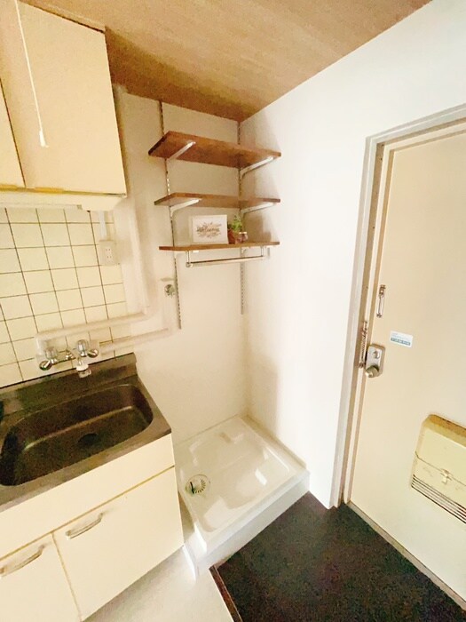 物件内観写真14　(洗濯機置場)