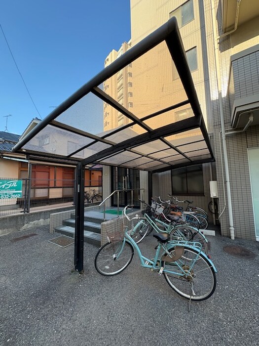物件外観写真3　(駐輪場)