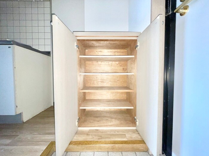 物件内観写真14　(靴箱)