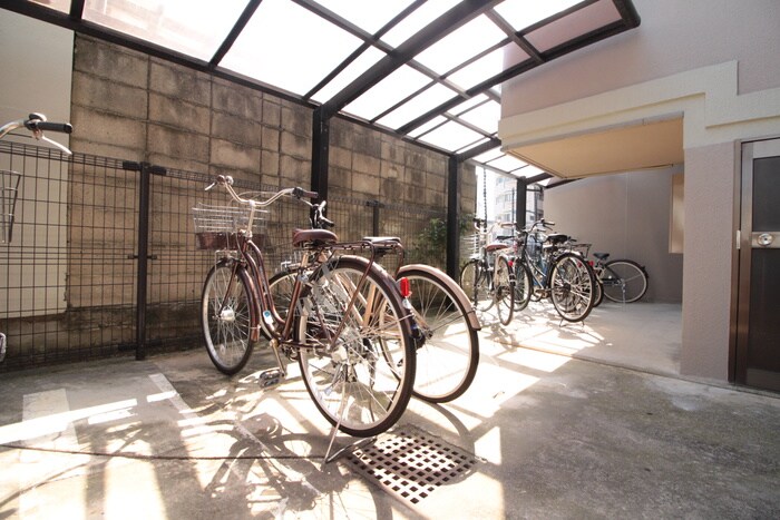 物件外観写真6　(駐輪場)